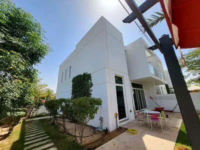 3-BED ROOM | SPACIOUS LAYOUT | PRIME LOCATION