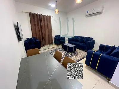 شقة مفروشة للإيجار الشهري في كورنيش عجمان تتميز بموقع مميز وإطلالة بحرية خلابة مباشرة على البحر، وتضم غرفة نوم وصالة واسعة وحمامين ومطبخ مجهز