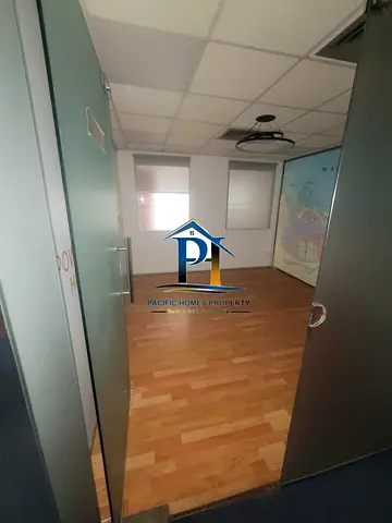 Office Space Available for Rent Prime location