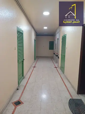 شقة غرفتين نوم وصالة بموقع مميز