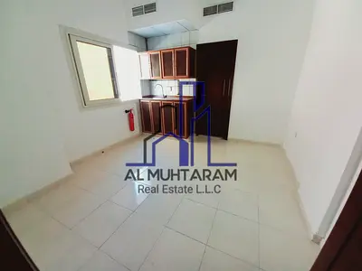 Luxurious studio For Family Roadside building