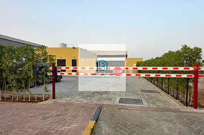 للبيع | عقار تجاري جاهز – إمارة الشارقة (واحة الصجعة الصناعية)