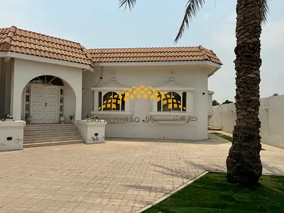 فيلا مشتركة واسعة من 3 غرف نوم للإيجار في منطقة العزرة، الشارقة