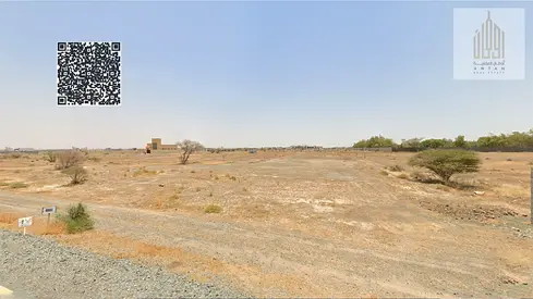 Townhouse land in Manama Square for 130,000