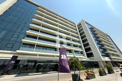 Lagoon view | Vacant | Spacious