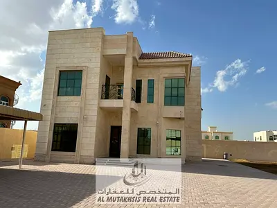للبيع فيلا في القراين 4 الشارقه مساحه 15 الف قدم شارع أسفلت خلف المسجد