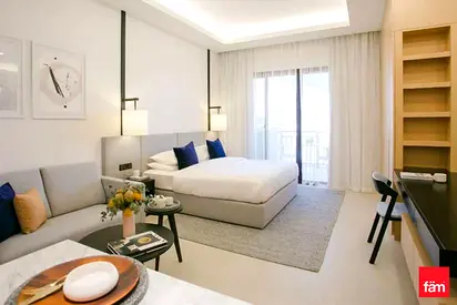 Prime Waterfront Address | Vacant Furnished Unit