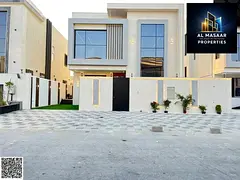 Villa with a swimming pool and extremely luxurious finishes; price includes registration fees.