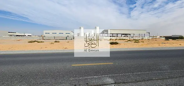 حوطة للبيع منطقة السكرابات بلوك ٦ ، تملك حر مع امكانية التقسيط