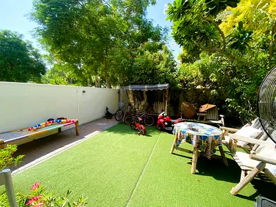 TYPE 4M / UPGRADED / 2BR + STUDY / RENTED