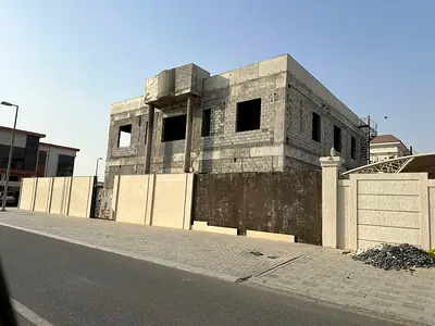 فيلا زاوية بمساحة كبيرة جدًا وسعر أقل من السوق