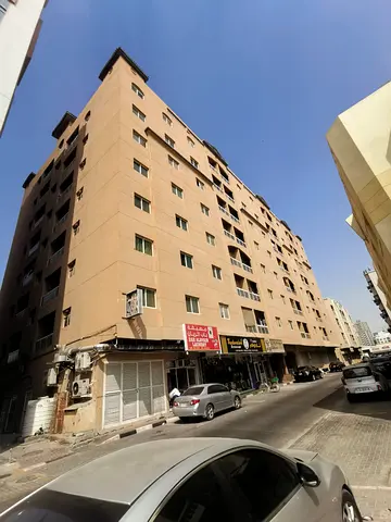 بنايه للبيع تملك حر لكل الجنسيات   مؤجره بالكامل ارضى + 8 طوابق  فرصه فى موقع حيوى جدا