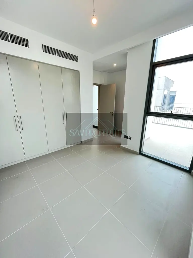 Opposite to Amenities | Elegant 3-Bedroom Townhouse | Prime Location