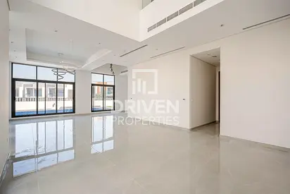 Fully Upgraded Villa | Private Pool | Vacant