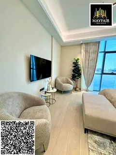 With a contemporary design, high-end finishes and full amenities, it is ideal for both families and