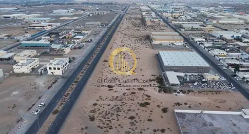 للبيع اراضي صناعيه بمنطقه الاسكراب بلوك 8 مدينه. الامارات الصناعيه الصجعه .  مساحة كل قطعه 29,300 قدم