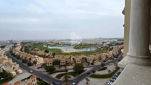 Amazing view| Family friendly| Beach Access| Spacious Apartment