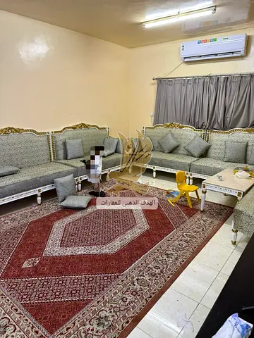 للبيع فيلا بالخزامية. بسعر 900.000