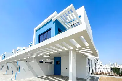 Close to park | BRAND NEW | Corner unit
