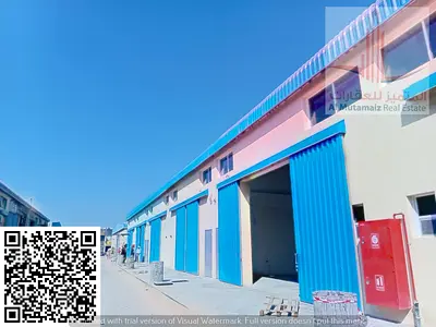 شبرة للايجار في الصناعية ١ عجمان/مساحه 2700  /السعر150  الف