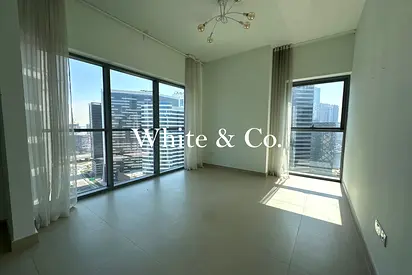 Unfurnished Unit | Bright | Open Kitchen