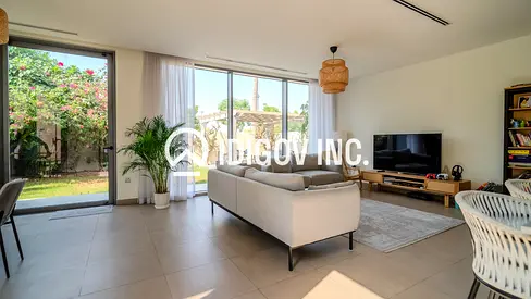 PRIME LOCATION | SINGLE ROW | READY TO MOVE IN