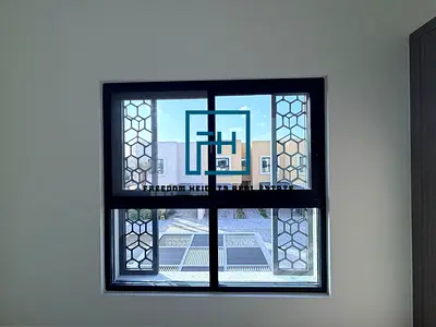 3 bedrooms townhouse ready to move for rent.
