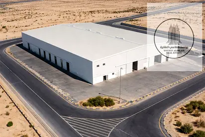 فرصة استثمارية ذهبية بالشارقة مجمع 9 مستودعات تملك حر على أرض 32635 قدم بالإمارات الصناعية الحديثة