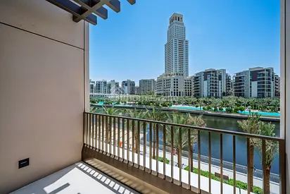 Spacious Layout | Duplex | Canal View