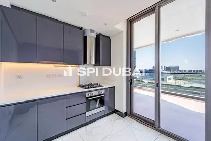 Canal Living | 1BR + Jacuzzi | Vacant