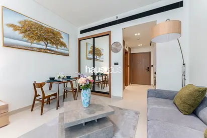Modern Comfort | Balcony with Jacuzzi | Studio