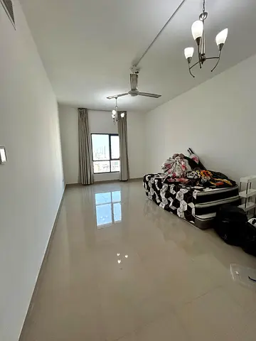 سارع بالحجز وتملك بيت احلامك   للتملك في الامارات العربيه المتحده   اماره عجمان شقة غرفتين وصالة للبيع في النعيمة تاور C  باطلالة مفتوحة على مدرسة الح