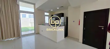 SINGLE ROW - 4 BED BIG GARDEN - READY TO MOVE IN