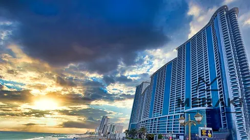 فرصة استثمارية مميزة – استوديو للبيع في أبراج كورنيش الريذدنس