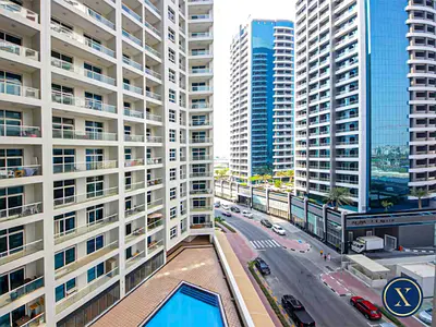 Corner Unit, Top Floor, Well Maintained