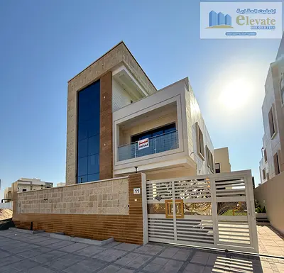 فيلا فاخرة 6 غرف نوم للبيع مع حمام سباحة