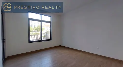 Spacious layout I Prime location I High ROI