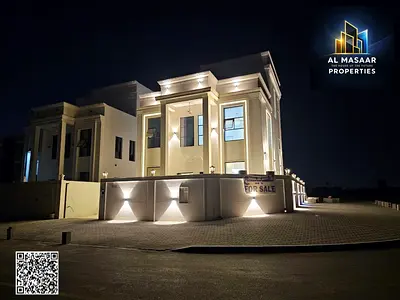 For sale in Al-Haliyo 2: Villa with 6 master bedrooms, a majlis, a corner living room, and central air conditioning.