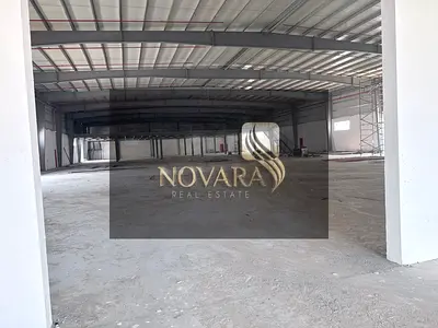 Warehouse in Umm Al Quwain / Prime location, 40,000 sq ft / 300 kW electricity / Main street / Ready in a month and a half.