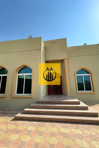Villa for rent in al khawaneej2; 4 master bedrooms*hall