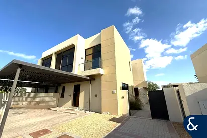 THH 4 Bd | Single Row | Unfurnished | Vacant