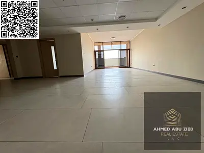 شقة فاخرة ثلاث غرف ماستر وصالة أول ساكن بالنخيل | بالقرب من الكورنيش والمتحف | غرفة خادمة وغسيل واستور | 3 بلكون | 2400 قدم | شهر وباركن وغاز مجاني