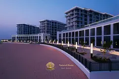 Ready 1BR @ Blue Bay: Sea View, Unreal Price & Full Services. Freehold for All!