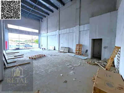 صالة عرض قوة كهرباء 27 كيلو واط ، مجمع جديد على الشارع الرئيسى جيد لجميع الأغراض