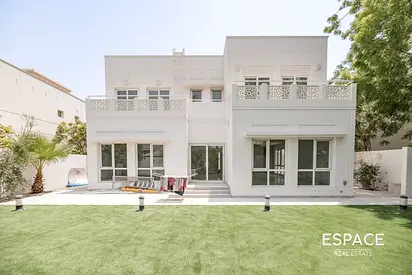 Upgraded Smart Home | Vacant | Modern