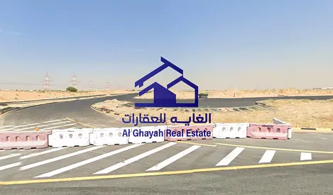 زاوية على شارعين - قريب من مسجد - قريب من المخرج - المزيرعة