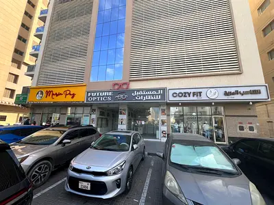 محل بمنطقة بو دانق خلف مطعم قوس قزح على شارع .........................................................