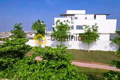 WATERFRONT COMMUNITY l LUXURY LIVING l FreeHold