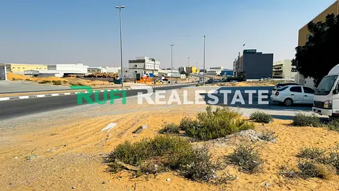 عقد لمدة 99 عامًا لجميع الجنسيات // بيع أرض بمساحة 43,594 قدمًا مربعًا في  منطقة الإمارات الصناعية الحديثة