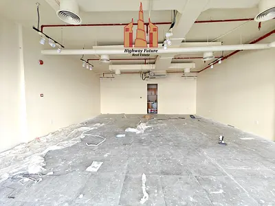 SHOP FOR RENT ON PRIME LOCATION CLOSE TO FAMILY PARK